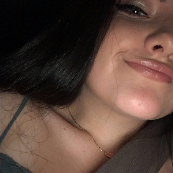 Meet your Posher, Caitlyn - Picture 3 of 8